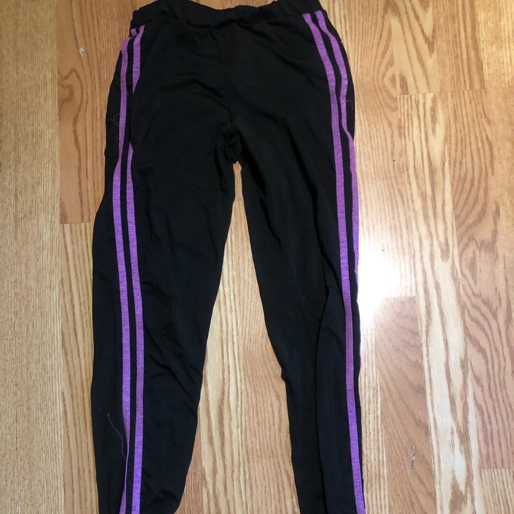 women’s leggings size small <3